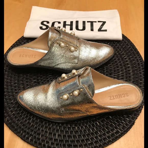 SHULTZ SILVER/PEARL Sz 10B(M) MULES - Picture 2 of 7
